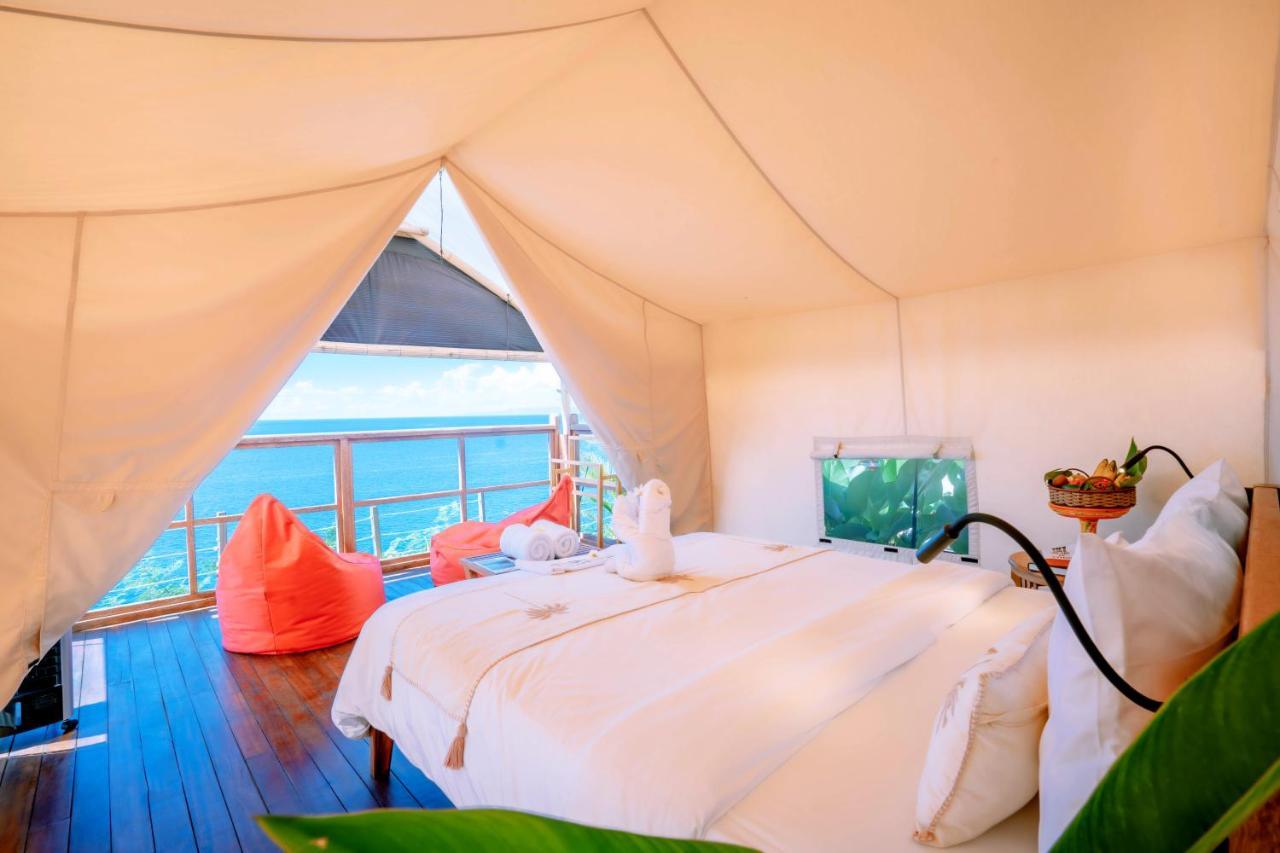 Готель Bali Cliff Glamping Seraya Екстер'єр фото